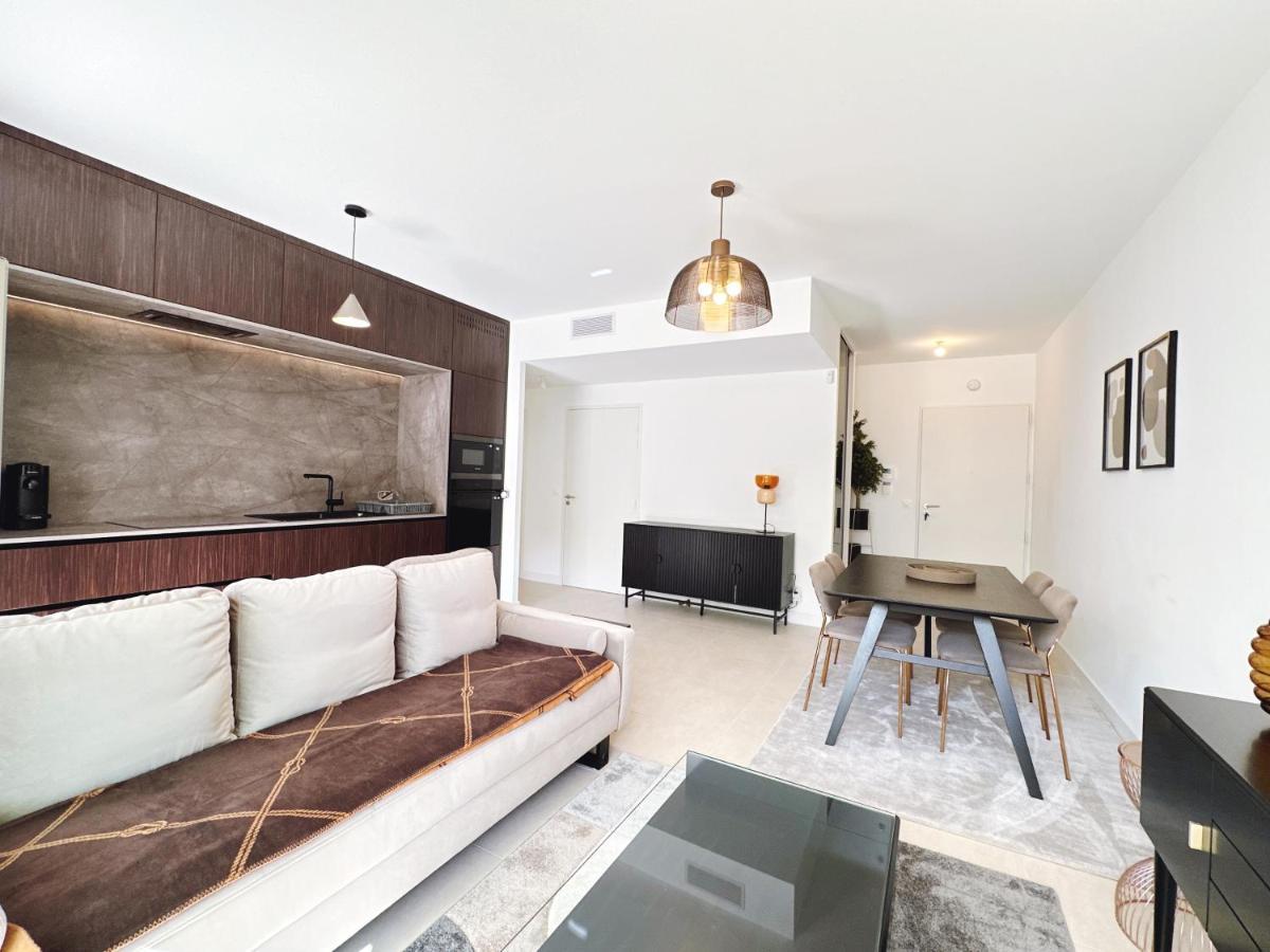 Apartment Moderne Tout Equipe. Marseilles